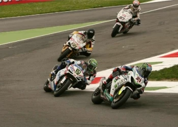 Hopkins breaks his foot at a miserable Monza 