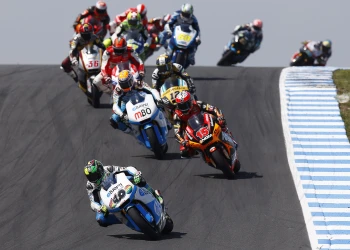 Pol Espargar&oacute; nou l&iacute;der del mundial despr&eacute;s de v&egrave;ncer el gran premi d'Austr&agrave;lia