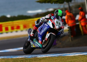 Voltcom Crescent Suzuki amb la vict&ograve;ria de Lavery en la primera cursa de 2014!