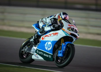 Maverick Vi&ntilde;ales spectacular debut in the GP of Qatar!