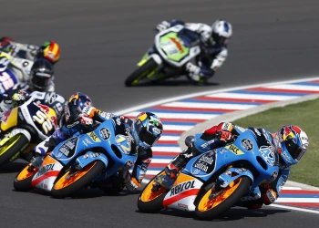Thrilling second place &Aacute;lex M&aacute;rquez