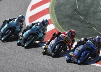 Jorge Navarro caresses the podium and Maria Herrera adds its first point