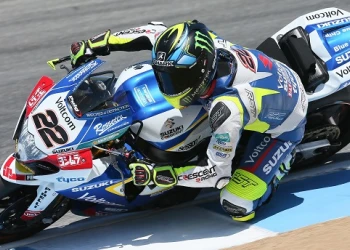 Laguna Seca top 6 for Lowes and Voltcom Crescent Suzuki