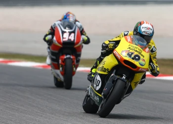 Rins falls down in Sepang; Salom back to sixth place