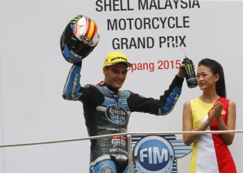 Navarro returns to the podium with third place