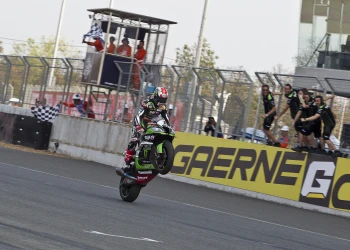 Rea wins third race of the season