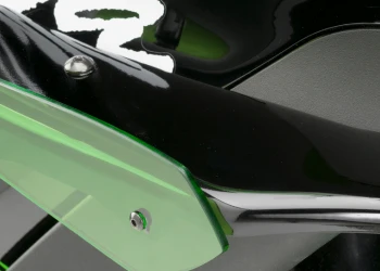 Puig officially presents its spoiler line "Downforce" for the high-end liter bikes.