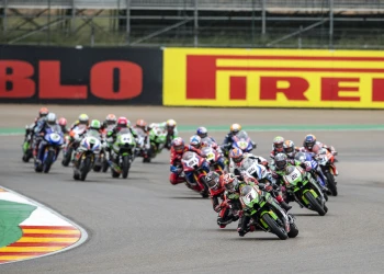 Rea leader and Lowes second in the first WorldSBK round of the year