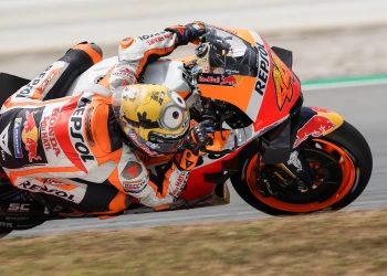 Marc Márquez and Pol Espargaró Did not finish the race at home