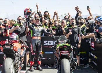 Podiums keep Rea alive in the championship