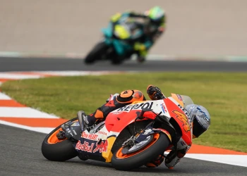Pol Espargaró avoids a serious injury, but does not ride in Valencia