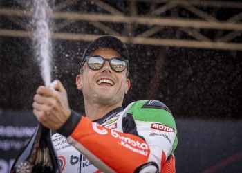 Trois podiums pour Alex Lowes à Magny-Cours avec le nouveau projet Bimota