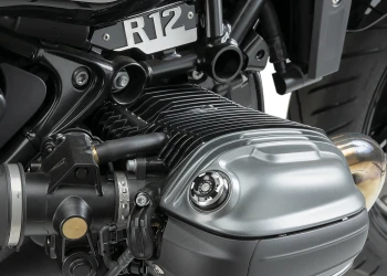 Engine Oil Plug Track