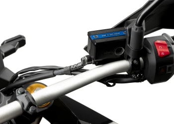 Protezione tappo serbatoio fuido freno anteriore