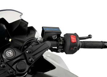 Protezione tappo serbatoio fuido freno anteriore