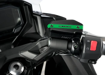 Protezione tappo serbatoio fuido freno anteriore