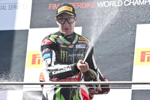 ISLAND DOUBLE GIVES REA 40 SUPERBIKE WINS 