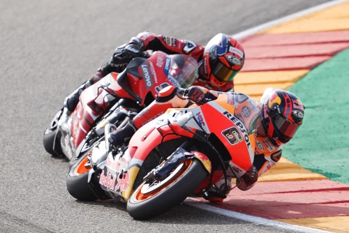 Marquez falls in Aragon