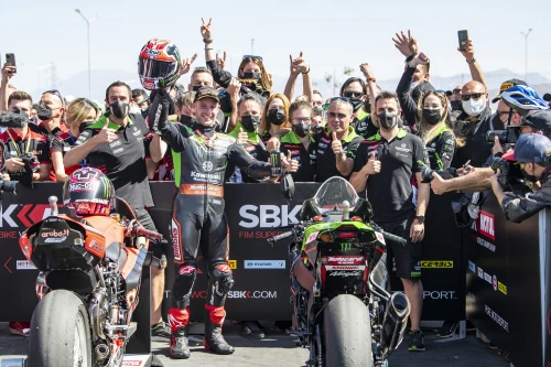 Podiums keep Rea alive in the championship