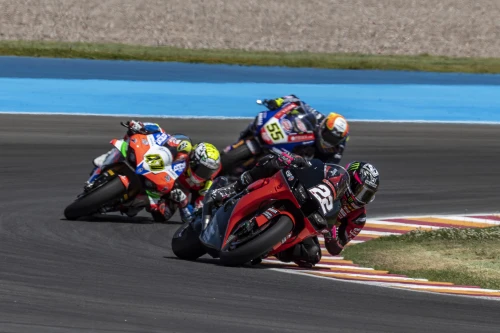 Podiums keep Rea alive in the championship