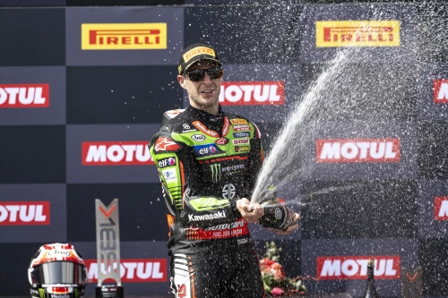 A victory and two podiums for Rea in Aragon