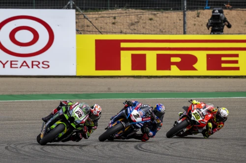 A victory and two podiums for Rea in Aragon