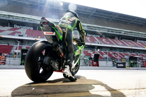 Australia and Barcelona radiate joy and hope in the early races of the WSBK 