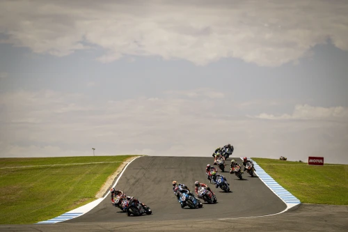 THE SUPERBIKE WORLD CHAMPIONSHIP KICKS OFF WITH INTENSITY IN AUSTRALIA: FIRST ROUND COMPLETED