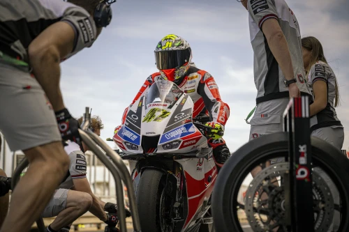 THE SUPERBIKE WORLD CHAMPIONSHIP KICKS OFF WITH INTENSITY IN AUSTRALIA: FIRST ROUND COMPLETED
