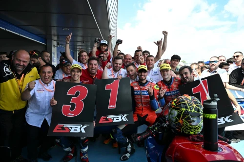 TEAM LAGLISSE SHINES IN THEIR FIRST WEEKEND OF THE ESBK