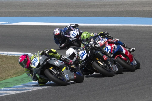 BORJA GÓMEZ BRILLA A JEREZ I LIDERA L'ESPECTACLE DEL JUNIOR GP