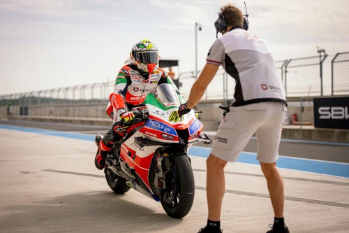 LOWES UND BASSANI SAMMELN WICHTIGE PUNKTE FÜR BIMOTA; GARCÍA GLÄNZT IN DER WORLDSSP