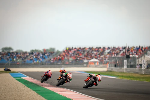 LOWES UND BASSANI SAMMELN WICHTIGE PUNKTE FÜR BIMOTA; GARCÍA GLÄNZT IN DER WORLDSSP