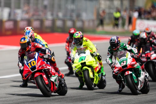 Trois podiums pour Alex Lowes à Magny-Cours avec le nouveau projet Bimota