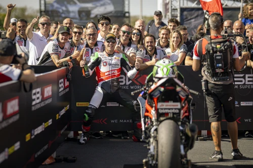 Trois podiums pour Alex Lowes à Magny-Cours avec le nouveau projet Bimota
