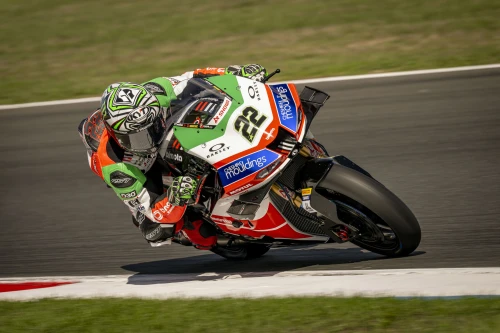 Trois podiums pour Alex Lowes à Magny-Cours avec le nouveau projet Bimota
