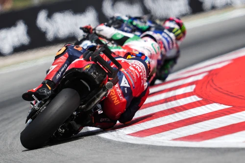 Trois podiums pour Alex Lowes à Magny-Cours avec le nouveau projet Bimota