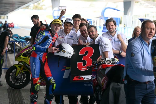 ZURÜCK AUF DER STRECKE