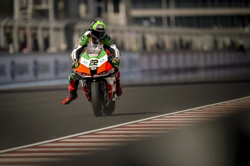 ROBERTO GARCÍA DA EL GOLPE EN SUPERSPORT CON UN PODIO INOLVIDABLE