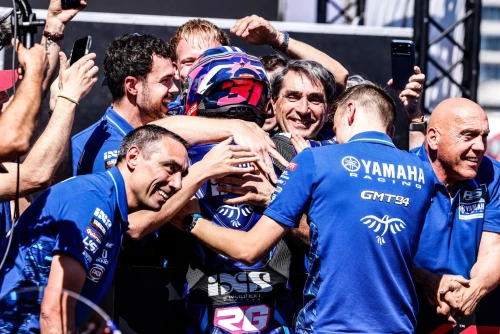 ROBERTO GARCÍA DA EL GOLPE EN SUPERSPORT CON UN PODIO INOLVIDABLE