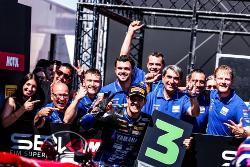ROBERTO GARCÍA DA EL GOLPE EN SUPERSPORT CON UN PODIO INOLVIDABLE