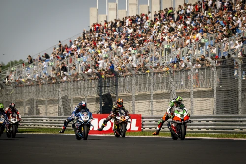 ROBERTO GARCÍA DA EL GOLPE EN SUPERSPORT CON UN PODIO INOLVIDABLE