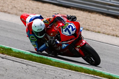 CAP DE SETMANA BRILLANT PER AL TEAM HONDA LAGLISSE A L’ESBK DE NAVARRA