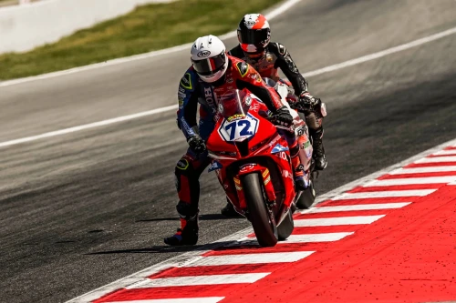 PAWELEC ARRANCA LA DEFENSA DEL TÍTULO LIDERANDO MOTO2 EN BARCELONA