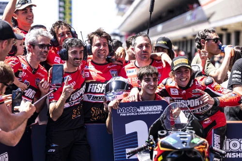 PAWELEC ARRANCA LA DEFENSA DEL TÍTULO LIDERANDO MOTO2 EN BARCELONA