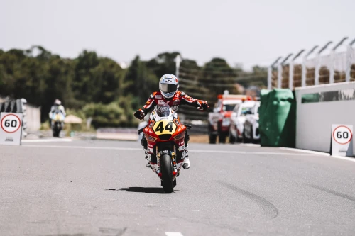 MISANO I ESTORIL SOMRIUEN EN UN CAP DE SETMANA DE PODIS